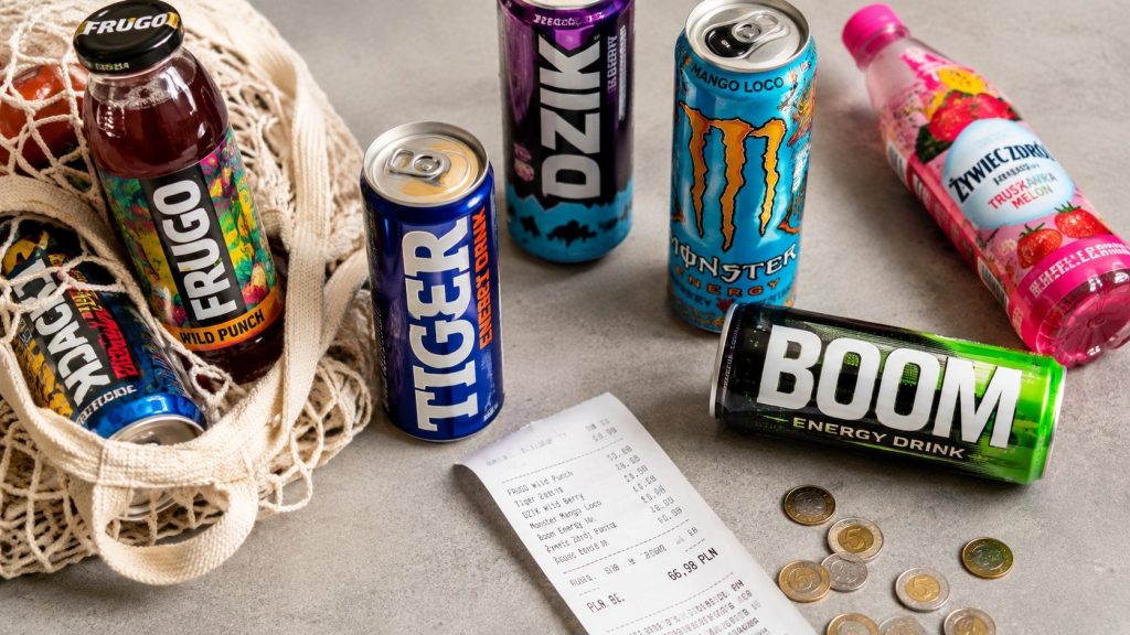 Frugo Wild Punch, puszki i napój Ekipy: ile kosztują kultowe napoje młodzieżowe?